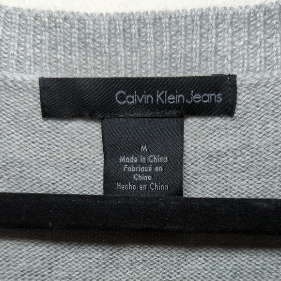 Calvin Klein Light Gray V-Neck Sweater Merino Wool Blend Women's Size M - Picture 2 of 5